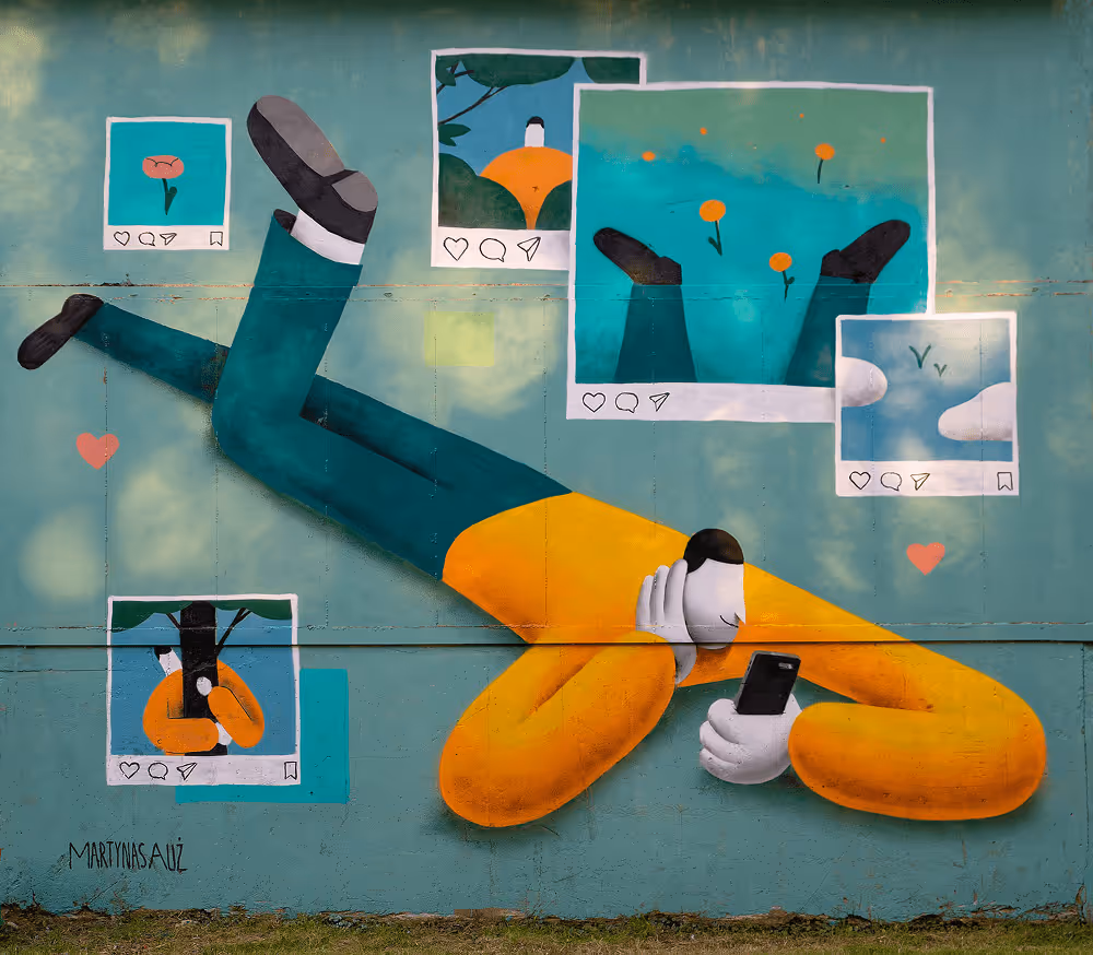 Renderism mural by Martynas Auz, modelled in VR and hand-painted (3)